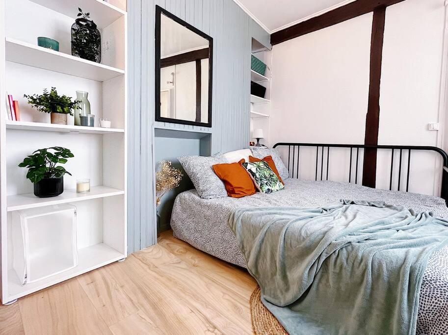 Superbe Studio Au Centre D'Orleans Apartment Luaran gambar